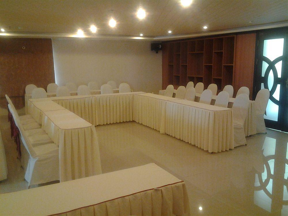 Kay Hotel Da Nang - Near Dragon Bridge Εξωτερικό φωτογραφία