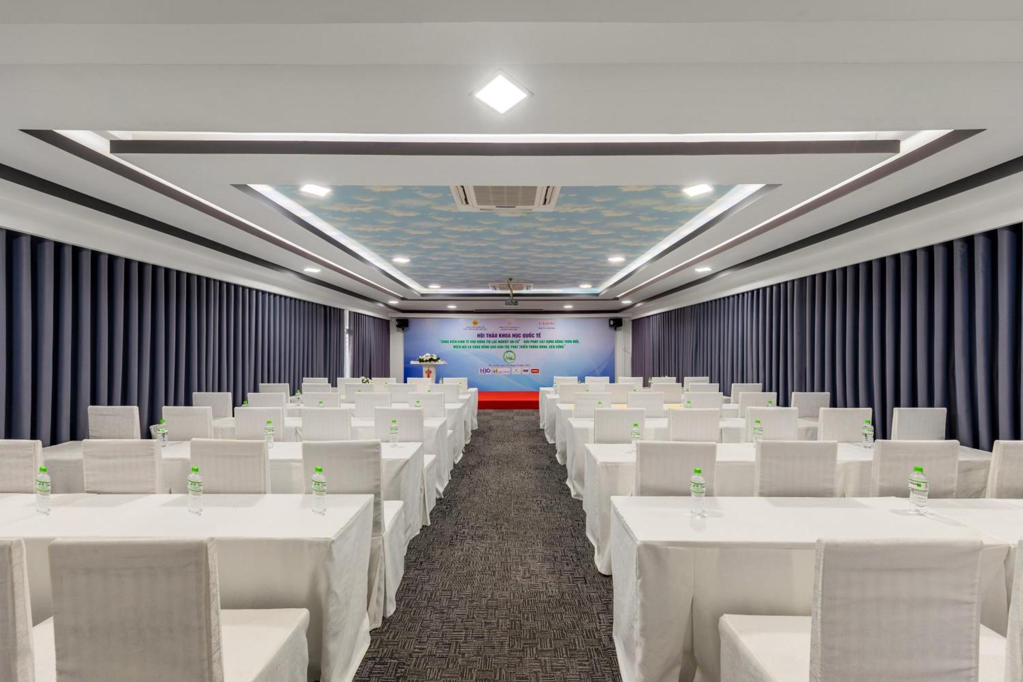 Kay Hotel Da Nang - Near Dragon Bridge Εξωτερικό φωτογραφία