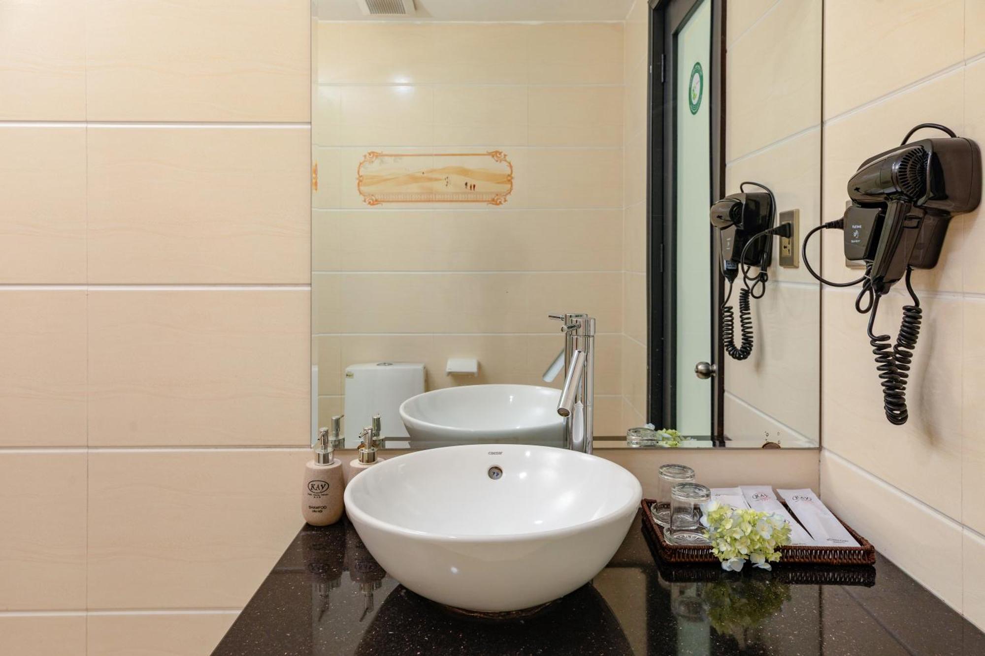 Kay Hotel Da Nang - Near Dragon Bridge Εξωτερικό φωτογραφία