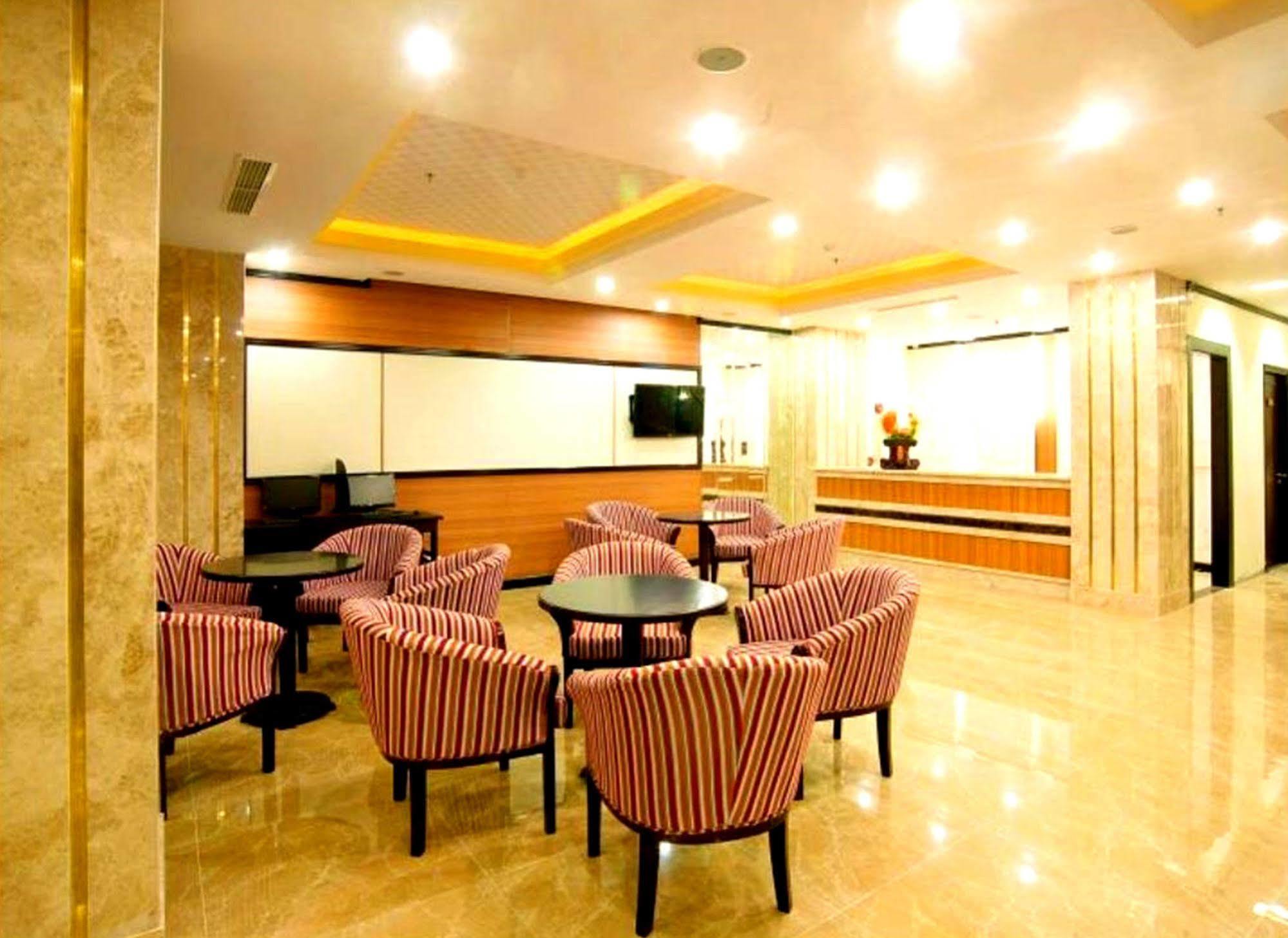 Kay Hotel Da Nang - Near Dragon Bridge Εξωτερικό φωτογραφία