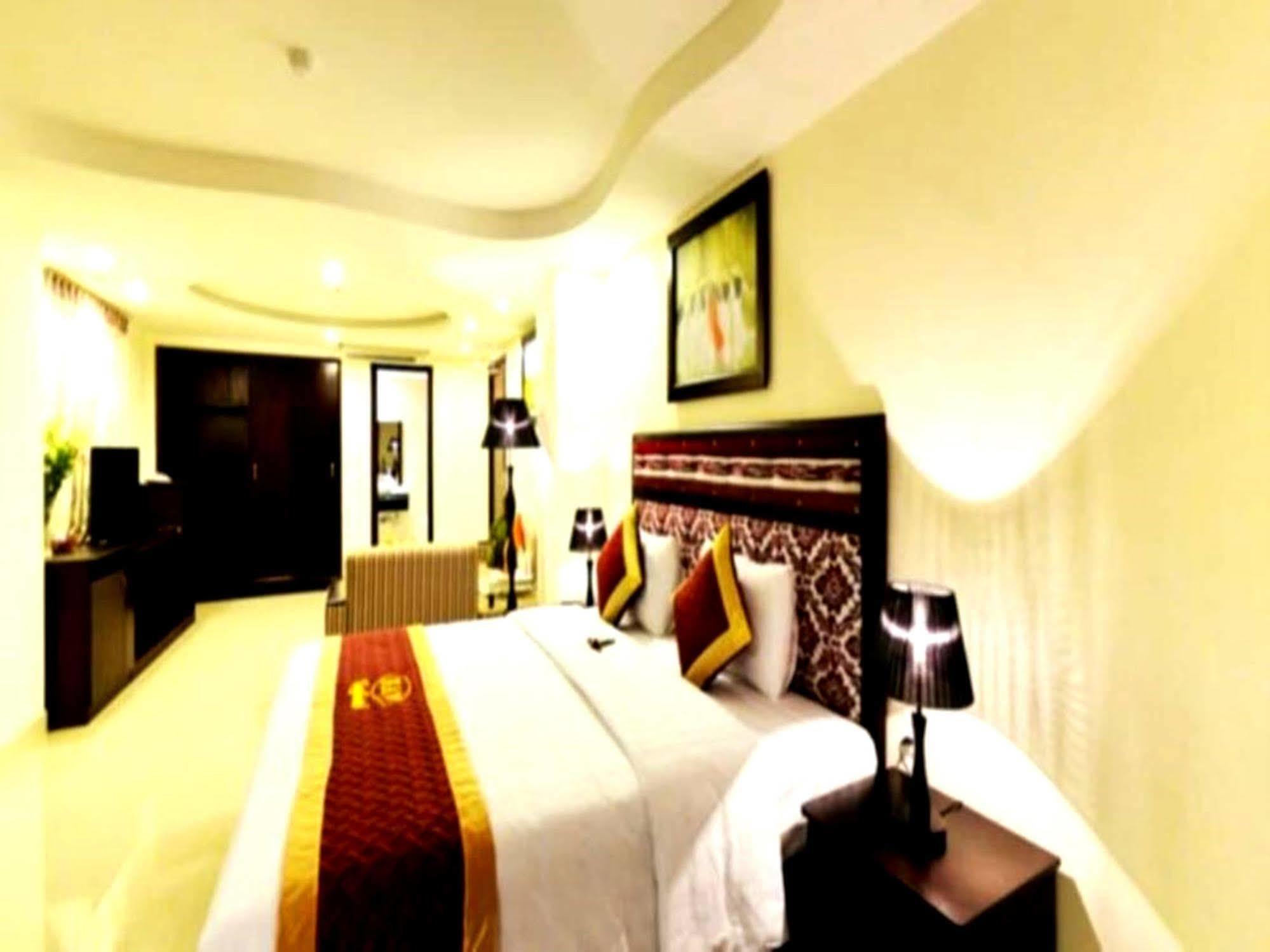 Kay Hotel Da Nang - Near Dragon Bridge Εξωτερικό φωτογραφία