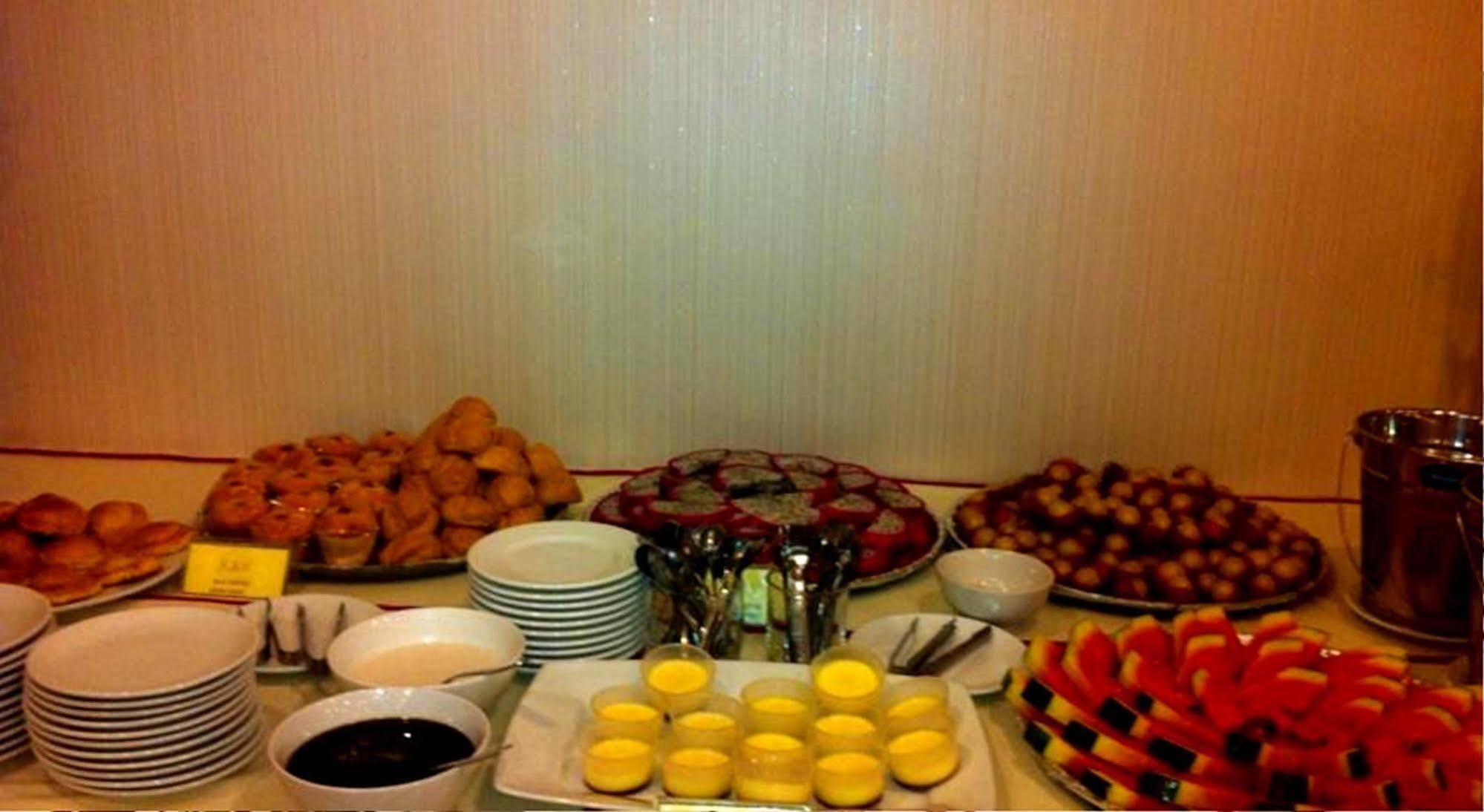 Kay Hotel Da Nang - Near Dragon Bridge Εξωτερικό φωτογραφία